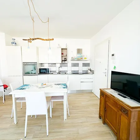 Piscina, Vicno Al Mare - Le Palme Apartament *